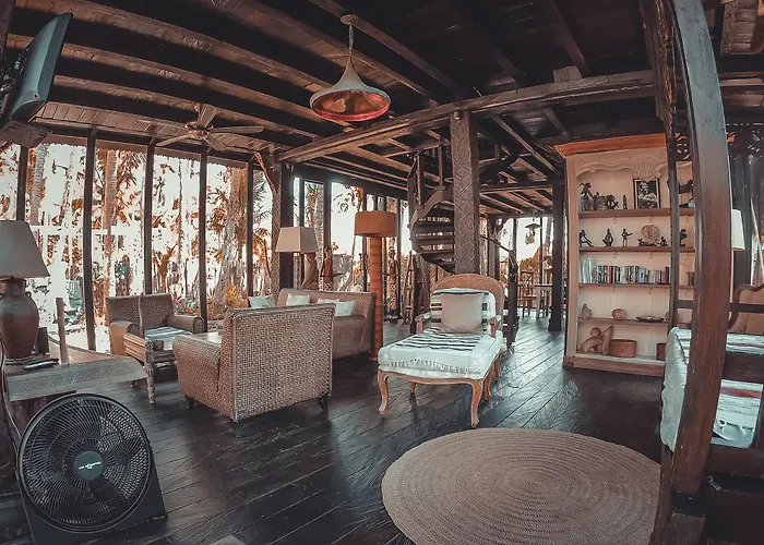 Exotic Beachfront Keong