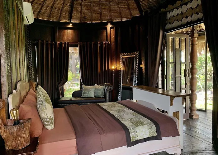 Exotic Beachfront Keong