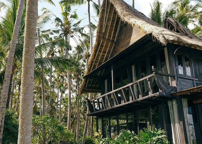 Exotic Beachfront Keong Villa *