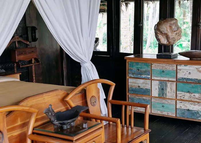 Exotic Beachfront Keong Villa